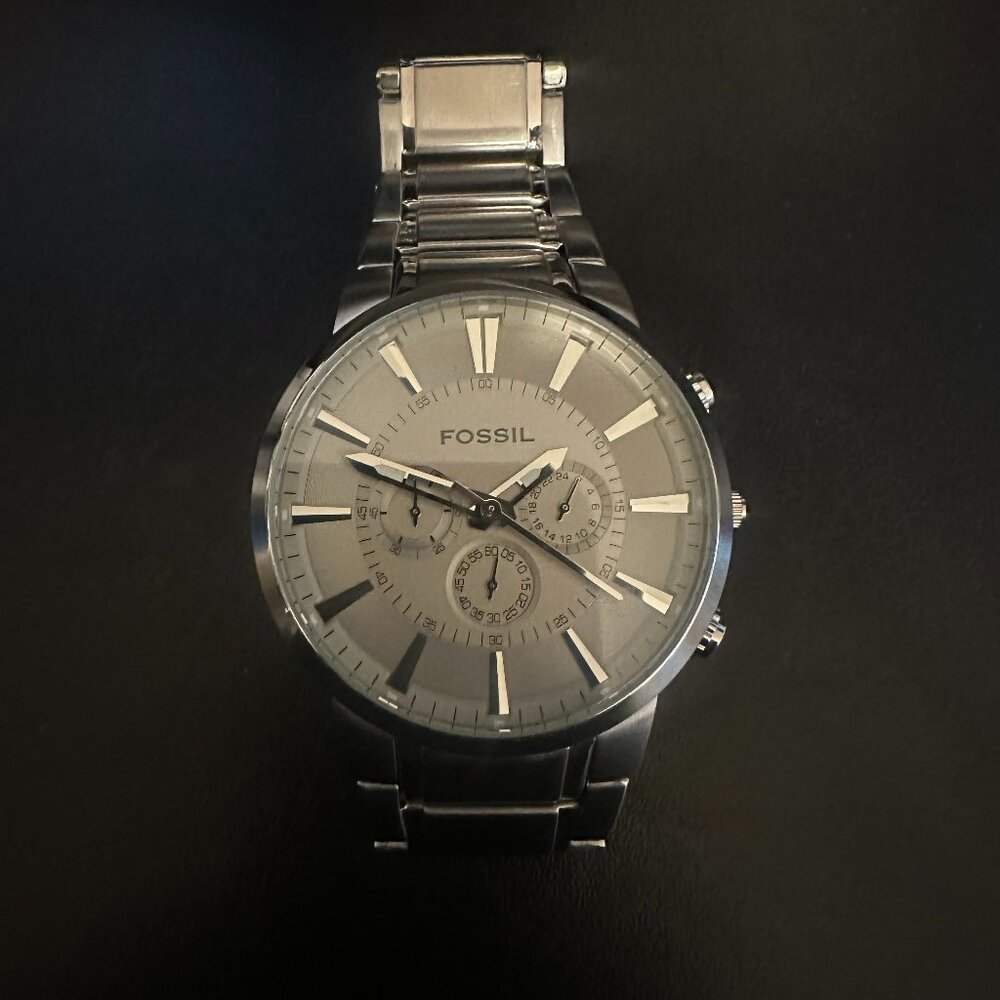 ✨ Fossil FS4359 Silver Chronograph Watch ✨ (Men’s) - New Battery!!!!